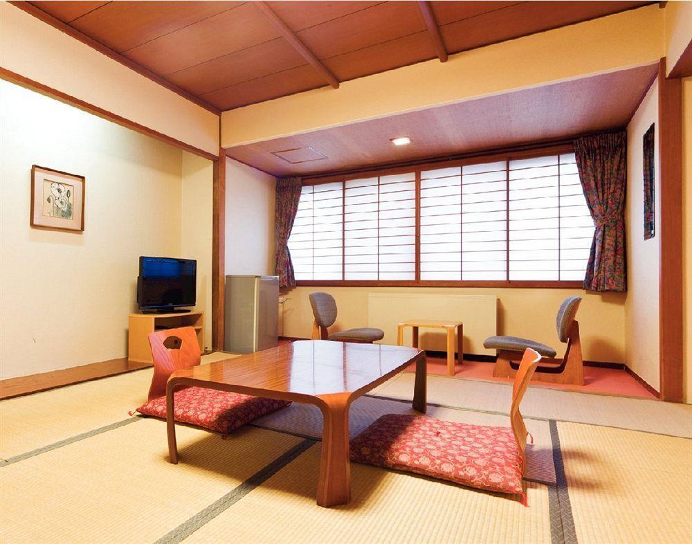 Ishiba Ryokan Хіросакі Екстер'єр фото